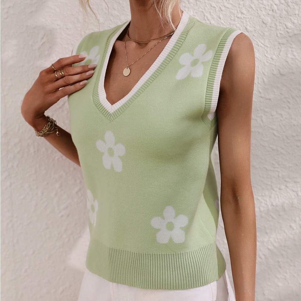 FLORAL RIBBED TRIM SWEATER VEST